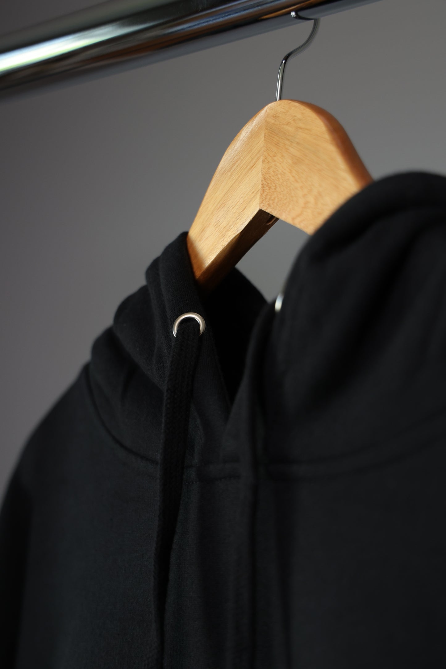 Neptune Disc Hoodie - Black